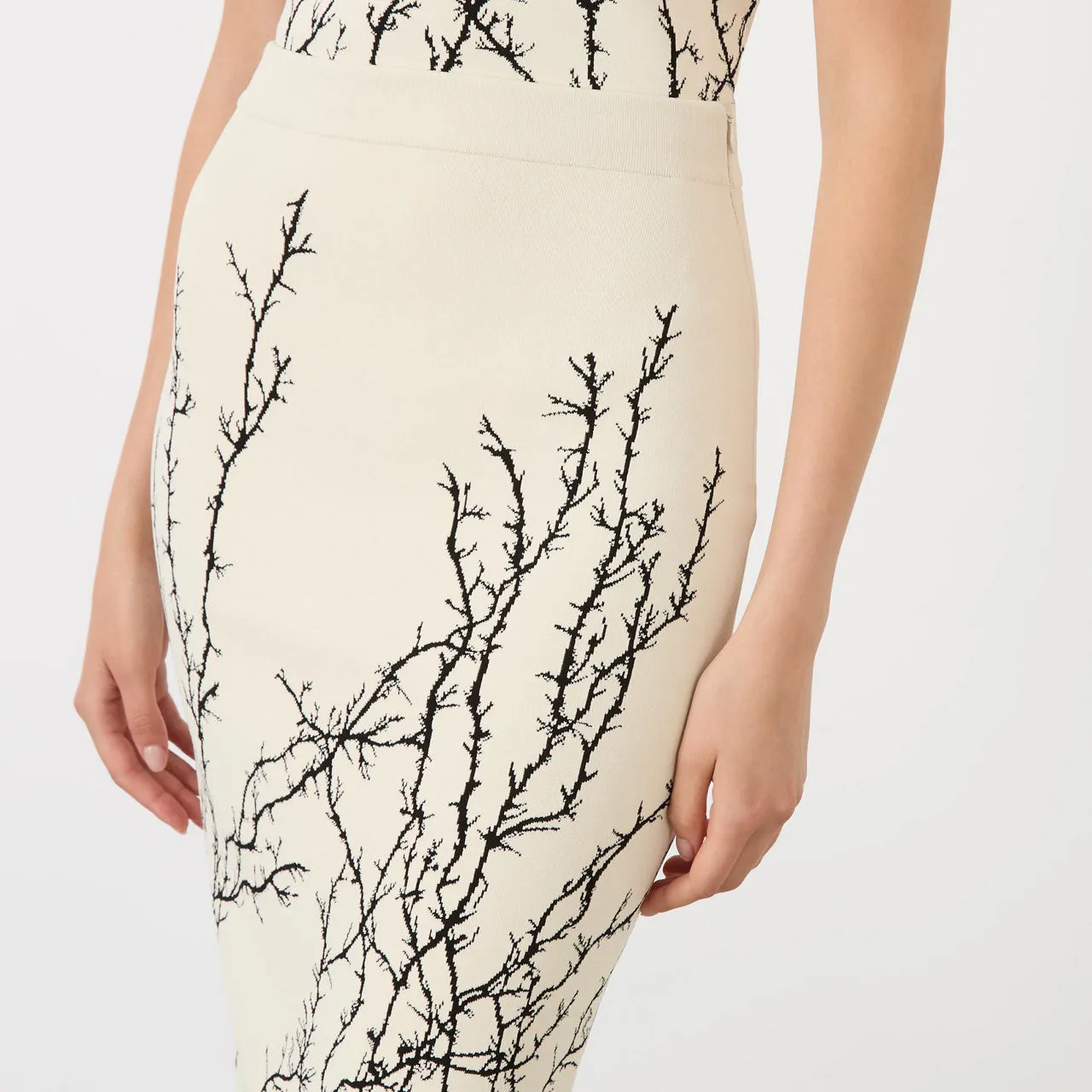 ALEXANDER MCQUEEN Thorn Branches Pencil Skirt - IvoryBlack