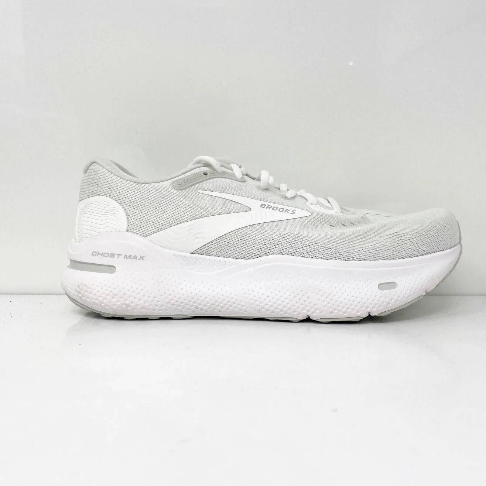 Brooks Womens Ghost Max 1203951D124 White Running Shoes Sneakers Size 8.5 D