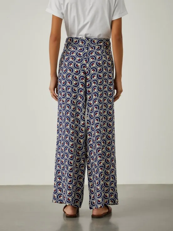 Palazzo pants with geometric pattern